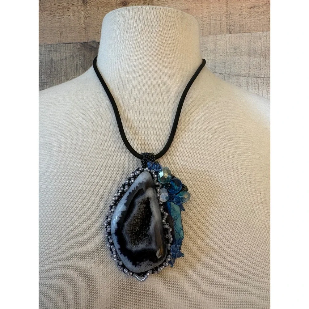 Artisan Agate Geode Druzy Bead Embroidered Statement Necklace Blue Crystal Black